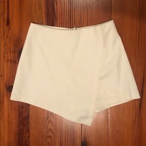 White envelope skort